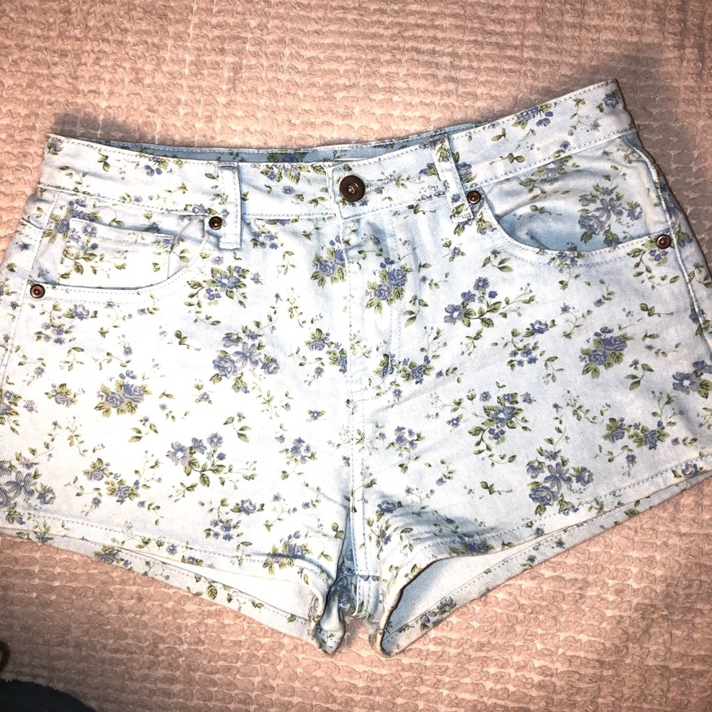 Forever 21 Floral Blue Jean Shorts (Size 28)